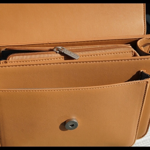 ✨NWT✨Pixie Mood 👜 Purse - GREAT GIFT! - Picture 9 of 15